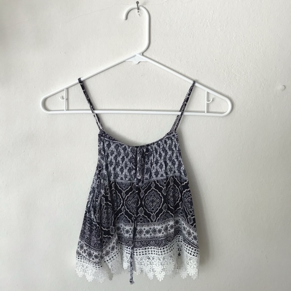 Flowy Lace Crop Top - Picture 2 of 4